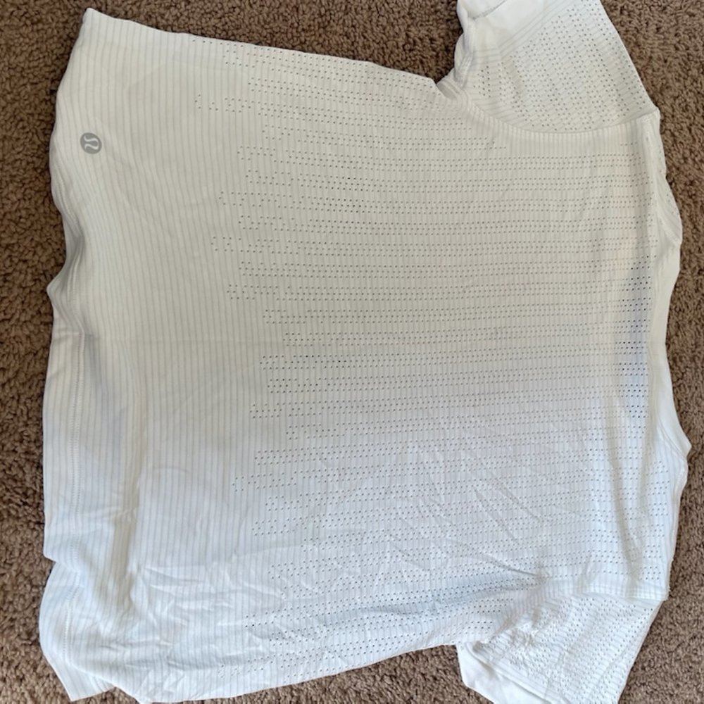 lululemon t shirt